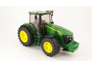 Traktor John Deere 7930, model v mierke 1:16